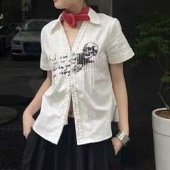 Aiertu Y2K Skull Print Shirts Women Harajuku Folds V Neck White Blouses Summer Vintage Streetwear Letter Short Sleeve Casual Tops Aiertu