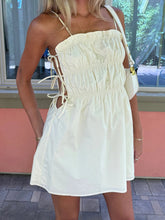 Aiertu - Elegant Sleeveless V-Neck Dress with Ruffle Trim and Lace-Up Back Detail for Women s Summer Party Outfit Aiertu