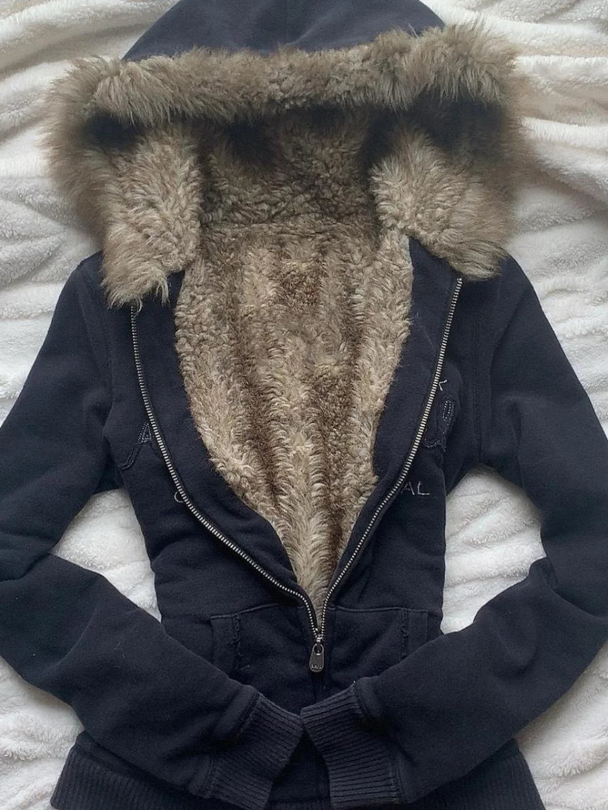 Aiertu - New American Retro Fur Collar Hooded Sweatshirt Street Trend Plus Velvet Winter Letter Zipper Sweatshirt Sweatshirt hoodies Aiertu