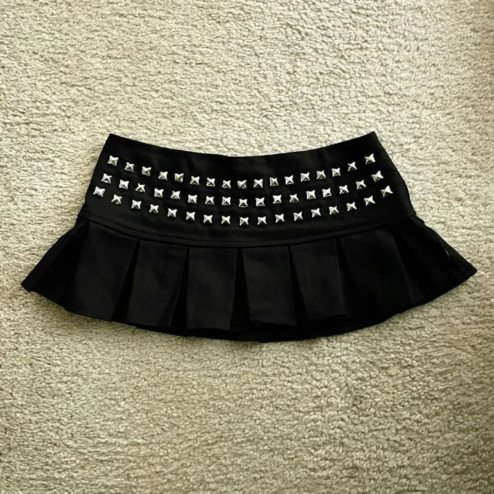 Aiertu - Y2K New Gothic Punk Studded Mini Skirt Harajuku Sexy Ultra Short Black Rivet Pleated Skirt Hot Girl Kawaii Skirt Womens Clothing Aiertu