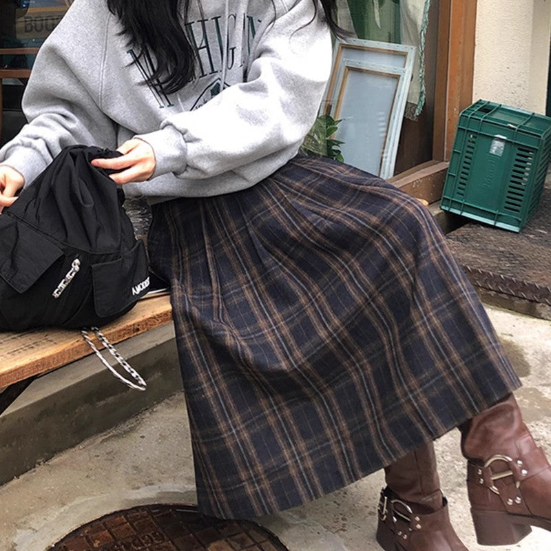 Aiertu fashion outfits Chic Autumn and Winter Retro High Waist Slimming Contrast Color Plaid Design A- line Woolen Skirt aiertu