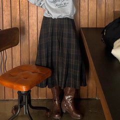 Aiertu fashion outfits Chic Autumn and Winter Retro High Waist Slimming Contrast Color Plaid Design A- line Woolen Skirt aiertu