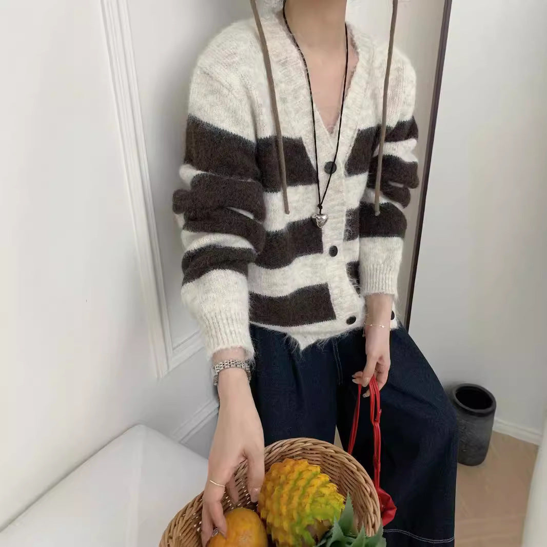 Aiertu cold weather outfits Retro Contrast Color Wide Striped V-neck Knitted Cardigan Women's Autumn and Winter Lazy Loose Soft Glutinous Sweater Coat Top aiertu