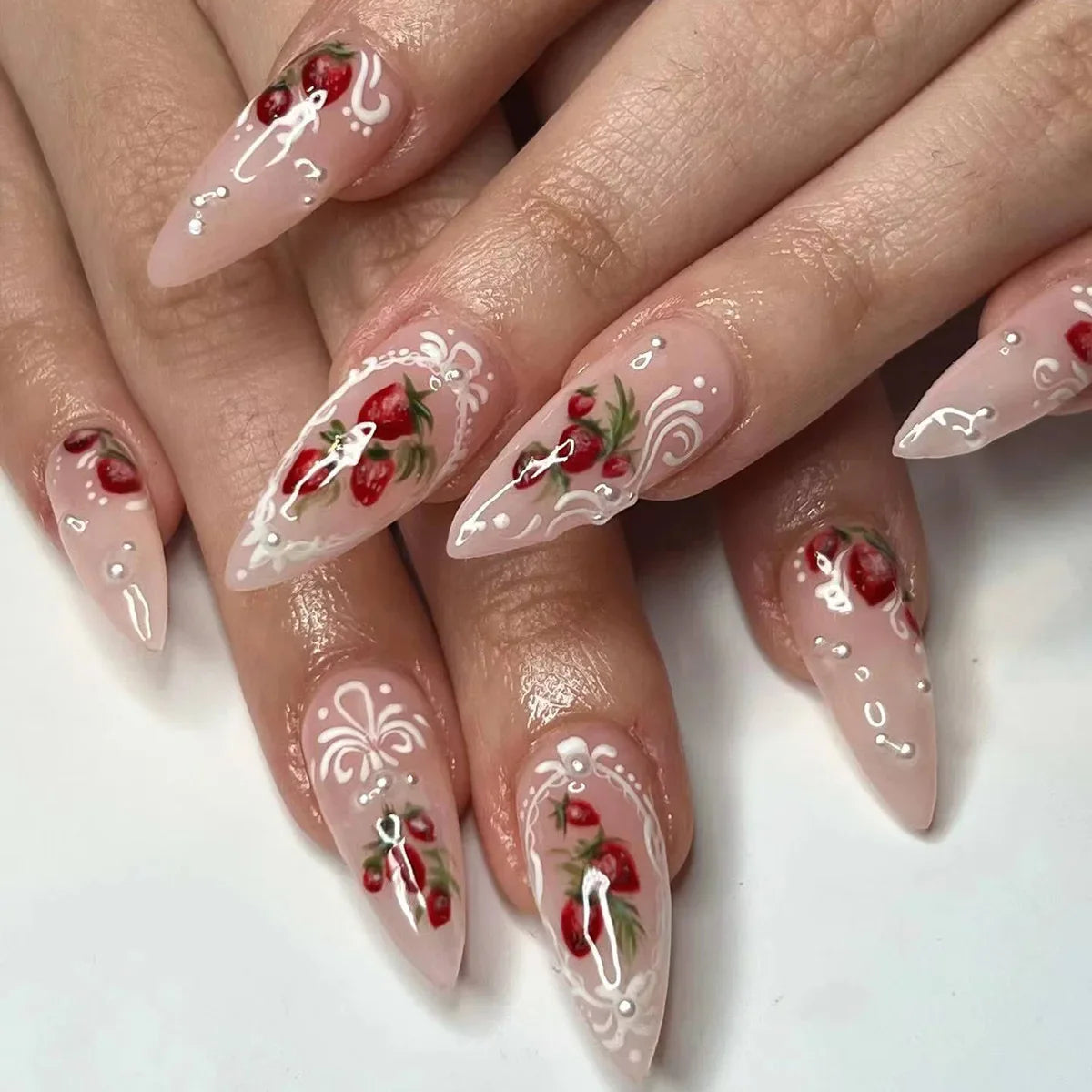 Aiertu 24pcs Vintage Cute Strawberry Fake Nail Girls Weable Romantic White Lace Decor False Nail Patch Detachable Almond Press on Nails aiertu