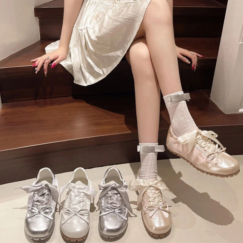 Aiertu Back to school Luxury Designer Women Sneakers Flats Shoes Fashion Comfort Lace Up Non Slip Flats Ladies Outdoor Walk Shoes Aiertu