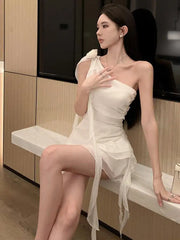 New Women Summer Fashion White Sexy Club Sleeveless Backless Slim Pleated Mini Dress Slanted Shoulder Elegant Party Short Dress Aiertu