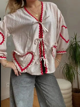 Aiertu Plaid Love Pocket Print Shirts Women Hollow Out Lace Up V-neck Blouses 2024 Spring Female Vacation Street Sweet Lady Outwear Aiertu