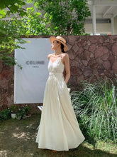 Aiertu Off White Suspender Dress For Women'S Summer 2024 New Design Sense V-Neck Sleeveless Waist Slimming Holiday Long Dress Aiertu