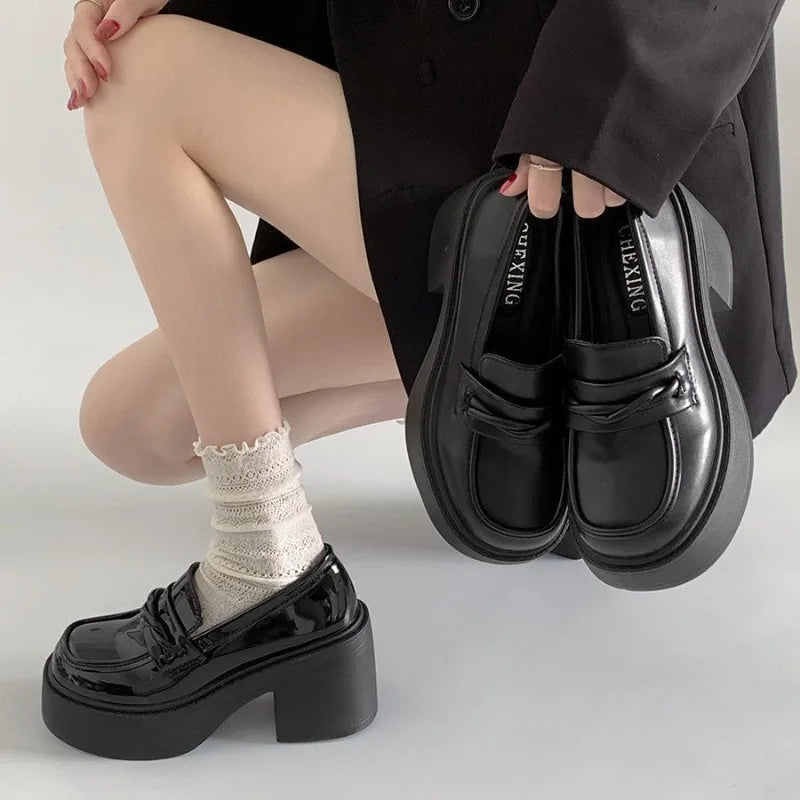 Aiertu Fashion New Round Toe Square Loaf Heel Heightening Shallow Mouth Women's Shoes 2024 Autumn Sexy Elegant Glossy Pu Pumps Aiertu