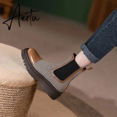 Aiertu Autumn and winter new elasticated thick-soled women's boots French retro flat color elastic stitching plaid fashion Martin boots Aiertu