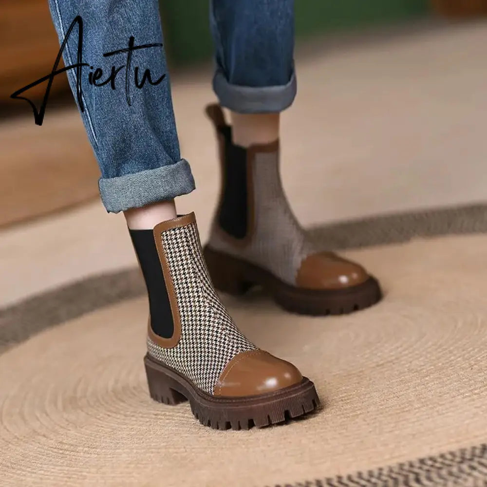 Aiertu Autumn and winter new elasticated thick-soled women's boots French retro flat color elastic stitching plaid fashion Martin boots Aiertu