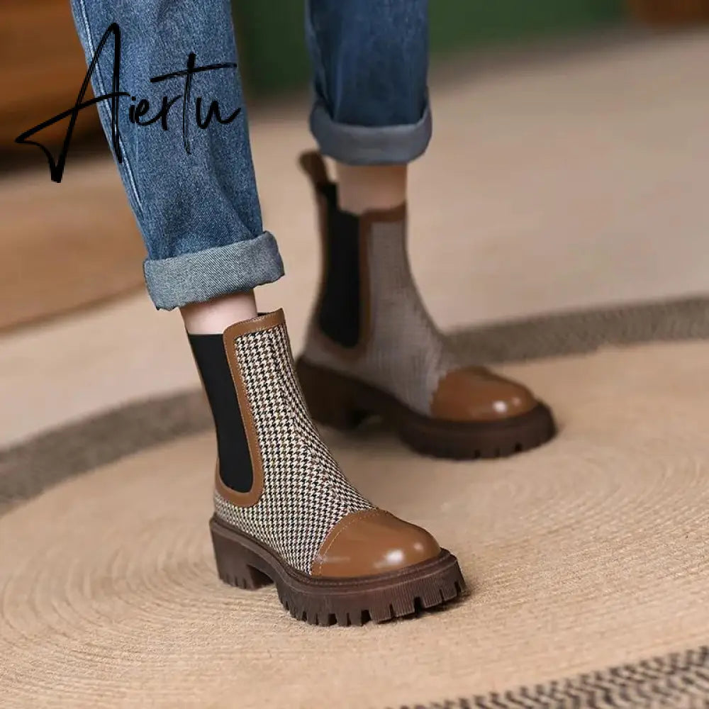 Aiertu Autumn and winter new elasticated thick-soled women's boots French retro flat color elastic stitching plaid fashion Martin boots Aiertu