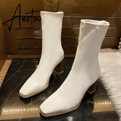 Aiertu Fashion Women Shoes New Luxury Chelsea Boots Female Ankle Boots Solid Leather Slip On Square High Heel Brand Designer Boots Aiertu