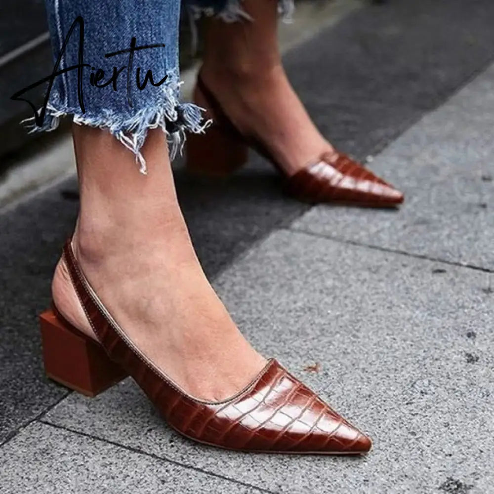 Aiertu Genuien Leather Vintage Pointed Toe Women Shoes Pumps Spring Summer Party Dancing Slingback Heel Sandals Sadalias Femininas Aiertu