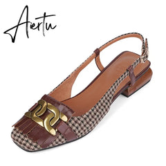 Aiertu New Retro Style Female Summer Fashion Low-heeled Square Head Leather Hollow Fine Heel Baotou Metal Decoration Woman Sandals Aiertu