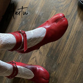 Aiertu Vintage Spring Fashion Slipt Toe Women Pumps Chunky Round Strap Buckle High Heels Red Leather Brand Design Shoes Women Aiertu