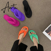 Aiertu Women's Flip Flops Candy Color Pleated Fashion Shoes New Wild Outdoor Flat Slippers for Women Casual Home Summer Slides Тапочки Aiertu