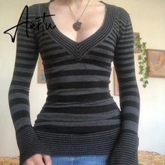 Y2K Grunge Emo 00s Vintage T Shirt Black Grey Striped V Neck Long Sleeve Jumper Tops Chic Women Autumn Retro Mall Goth Tees Aiertu