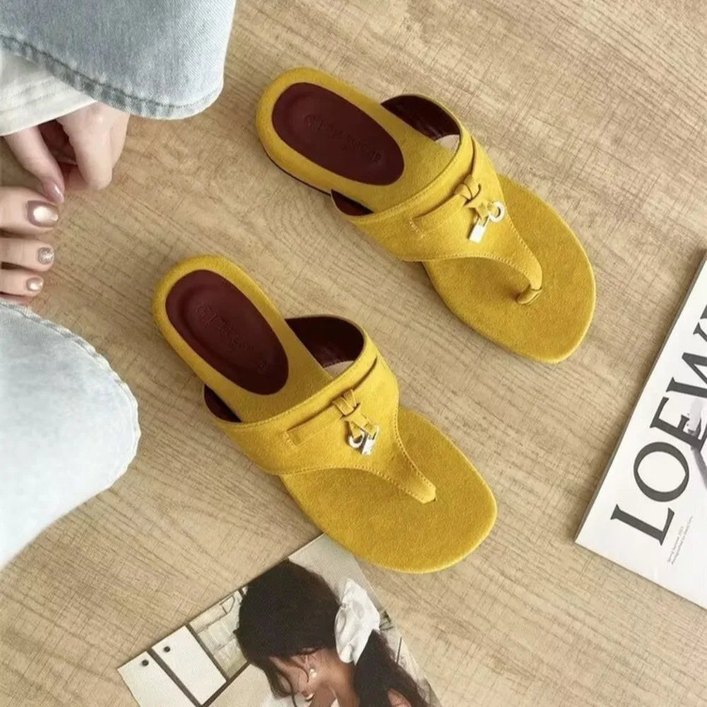 Aiertu  -  Summer New Fashion Versatile Flat Toe Flip-flops Women's Outdoor Holiday Beach Shoes Casual Sandals Aiertu