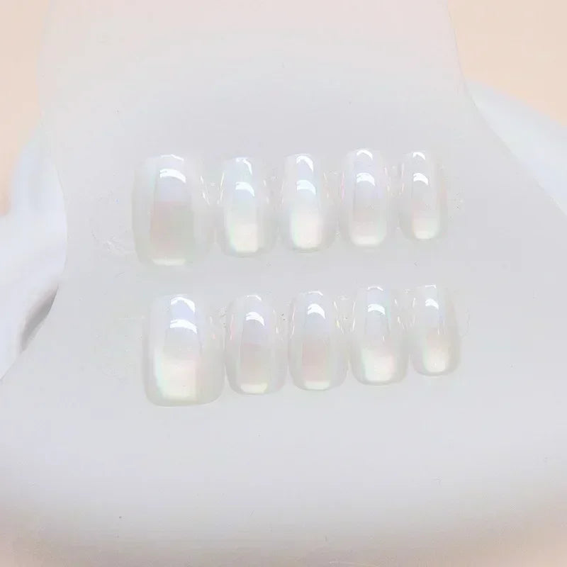 Aiertu 24Pcs Short False Nails Aurora Cat Eye with French Design Simple Metallic Full Cover Wearable Chrome Press on Fake Nails Tips Aiertu