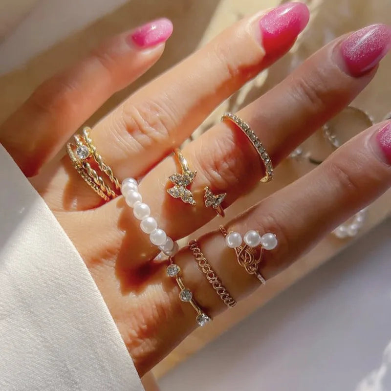 Aiertu Bohemian Butterfly Pearl Rings Set for Women Shine Pearl Gothic Vintage Plated Retro Rhinestone Simple Finger Jewelry Gift Aiertu