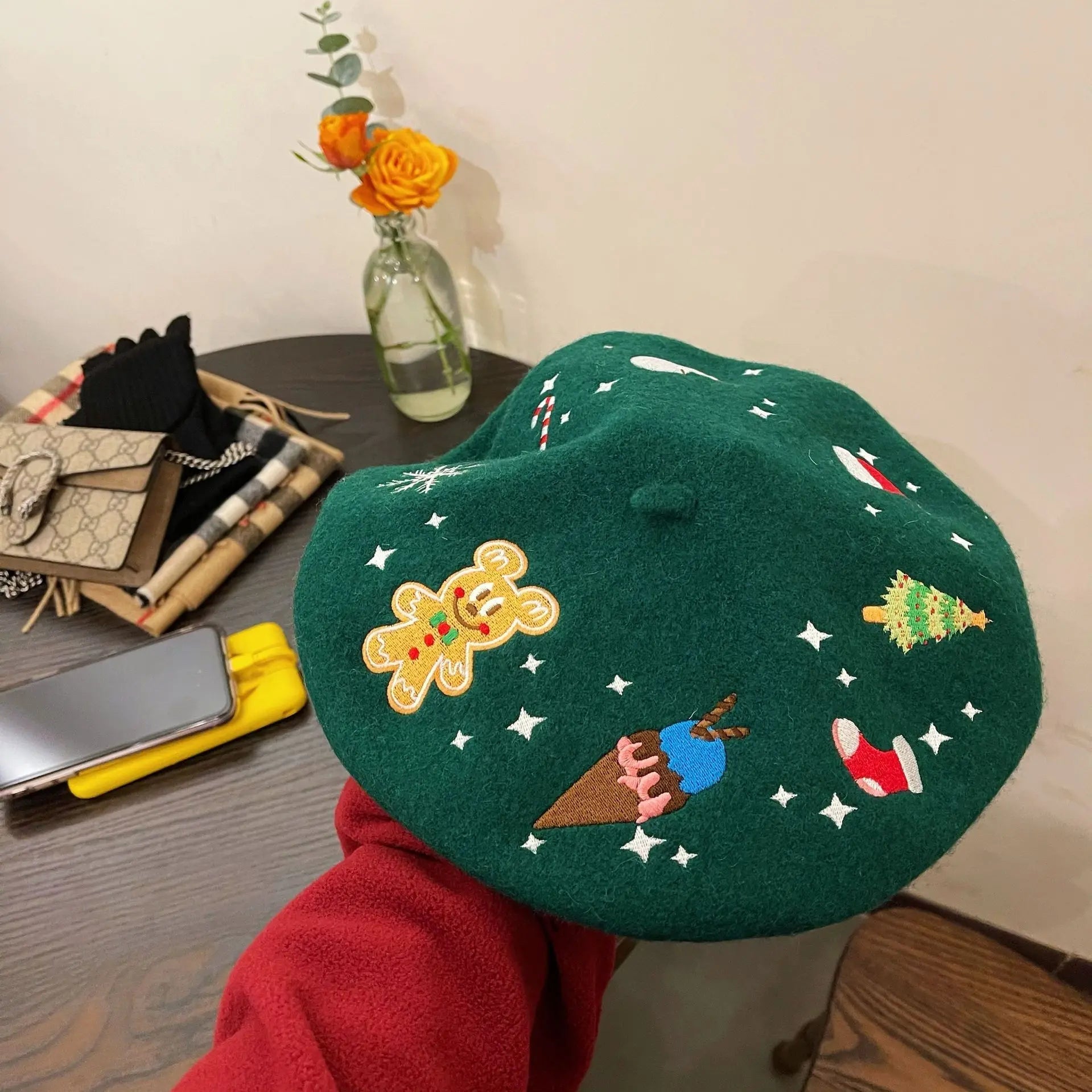 Aiertu  -  Christmas Beret Women's Hand-embroidered Wool Felt Hat for Autumn Winter New Holiday Cute Red Green Painter Hat Warm Pumpkin Hat Aiertu