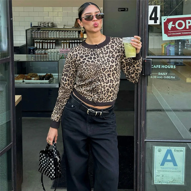 Aiertu  -  Fashion Leopard Printed Sweater Cardigan Autumn Long Sleeve O Neck Single-breasted Knit Tops Vintage Y2K Outerwears 가디건 Aiertu
