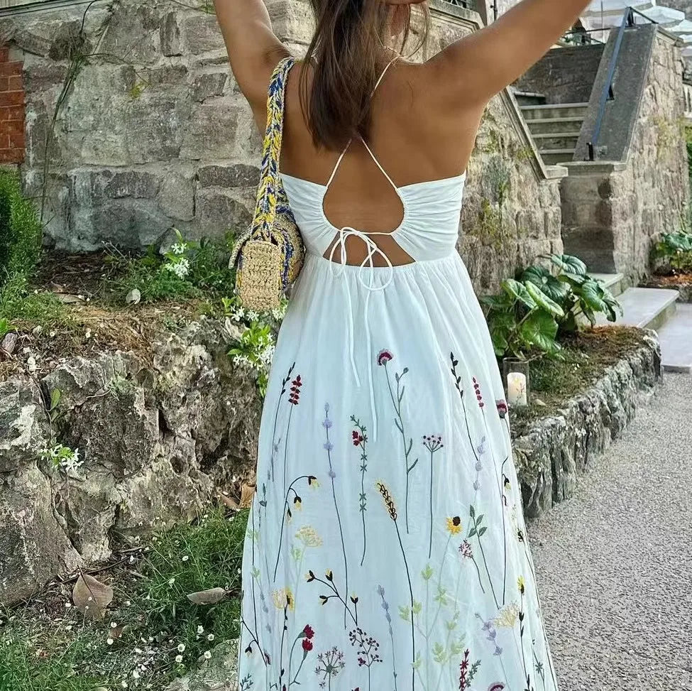Aiertu  -  Autumn New Women's Clothing European And American Style Fashionable Simple Waist Cinching Flower Embroidery Suspender Dress Aiertu