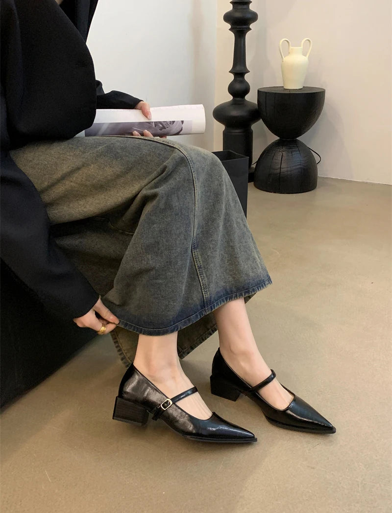 Aiertu  Keely Retro Pointed Toe Pumps Aiertu
