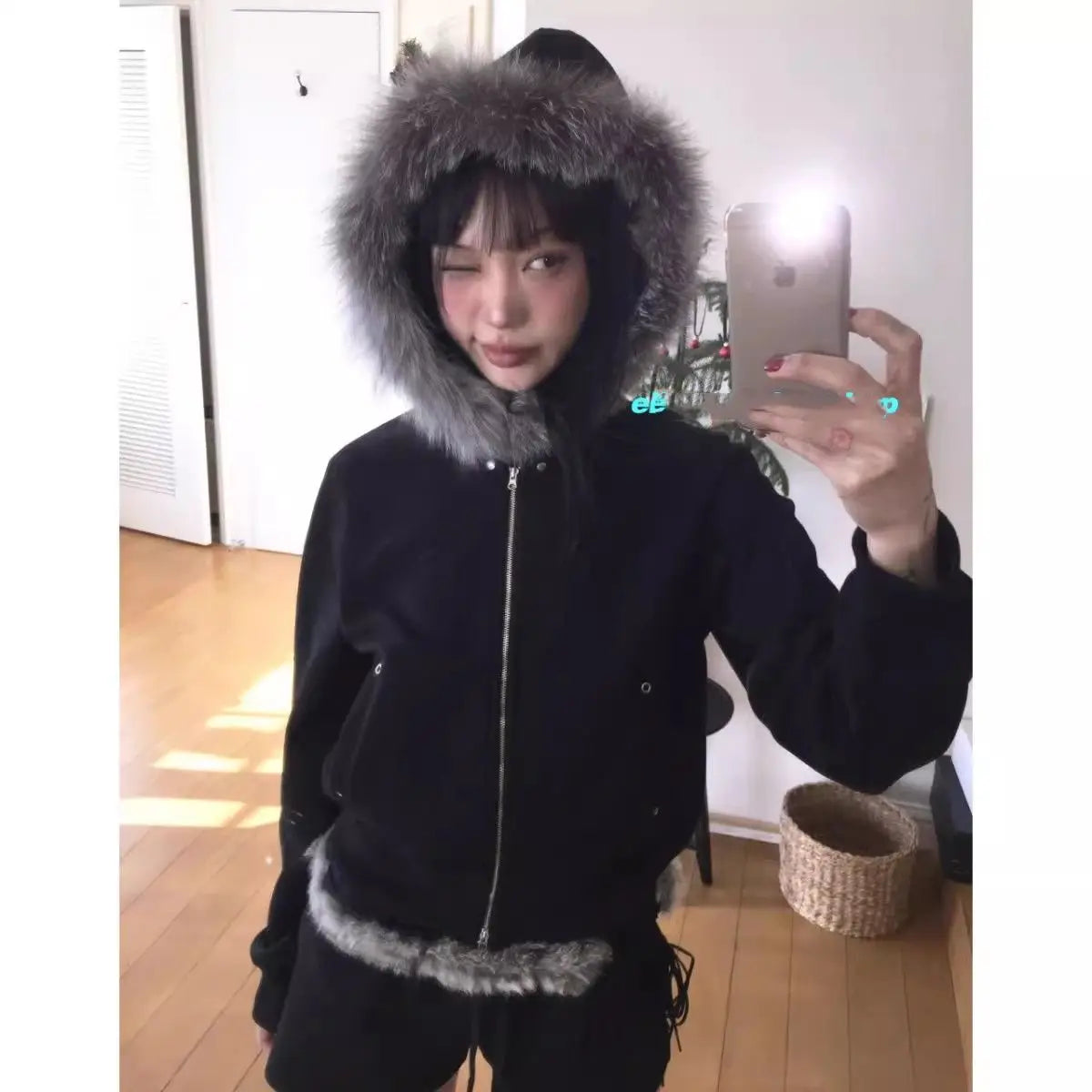 Aiertu  -  Autumn\winter Black Zip Up Fur Patchwork Design Hoodies Fashion Warm Short Slimming Korean Style Sweatshirts Y2k Long Sleeved Aiertu