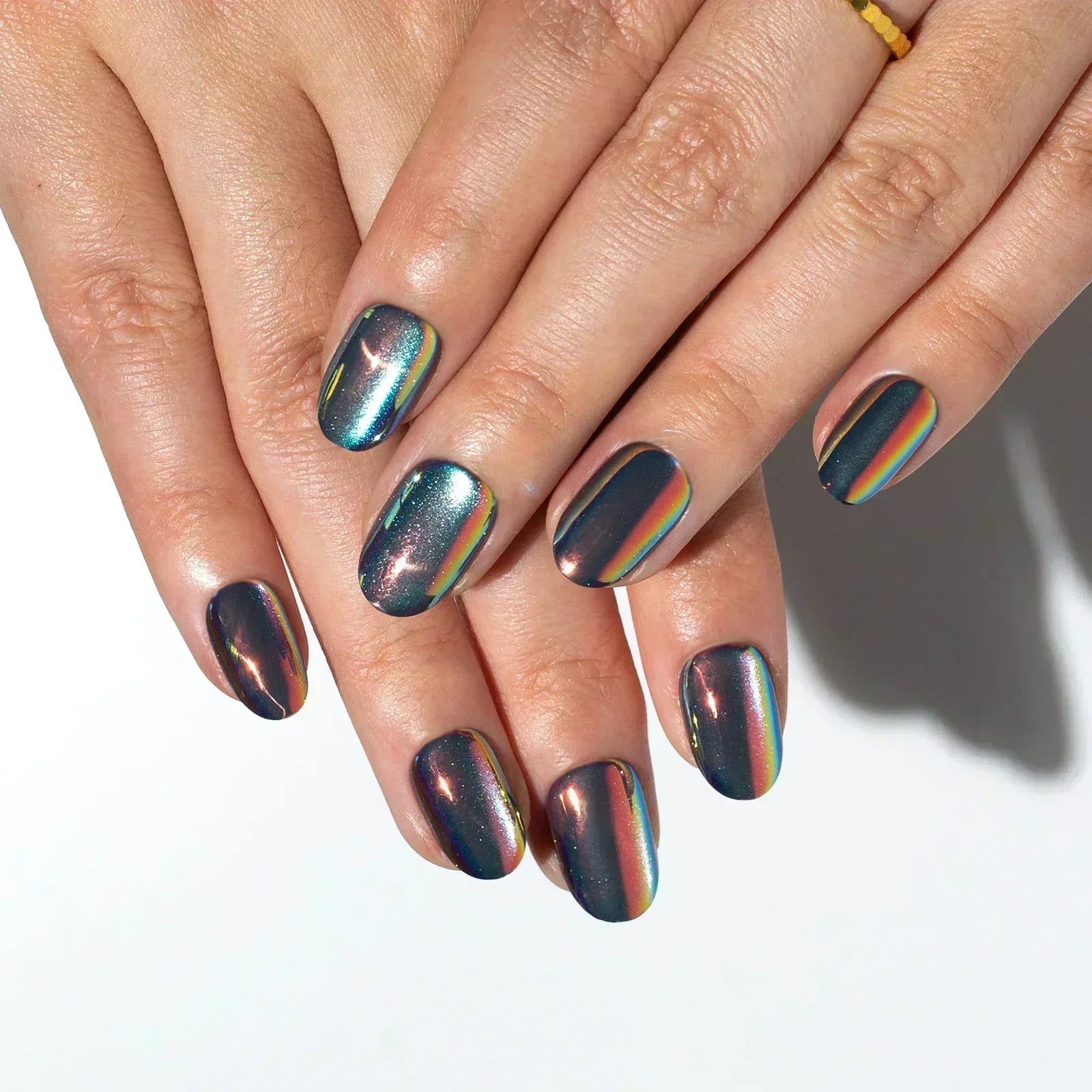 Aiertu 24Pcs Short False Nails Aurora Cat Eye with French Design Simple Metallic Full Cover Wearable Chrome Press on Fake Nails Tips Aiertu