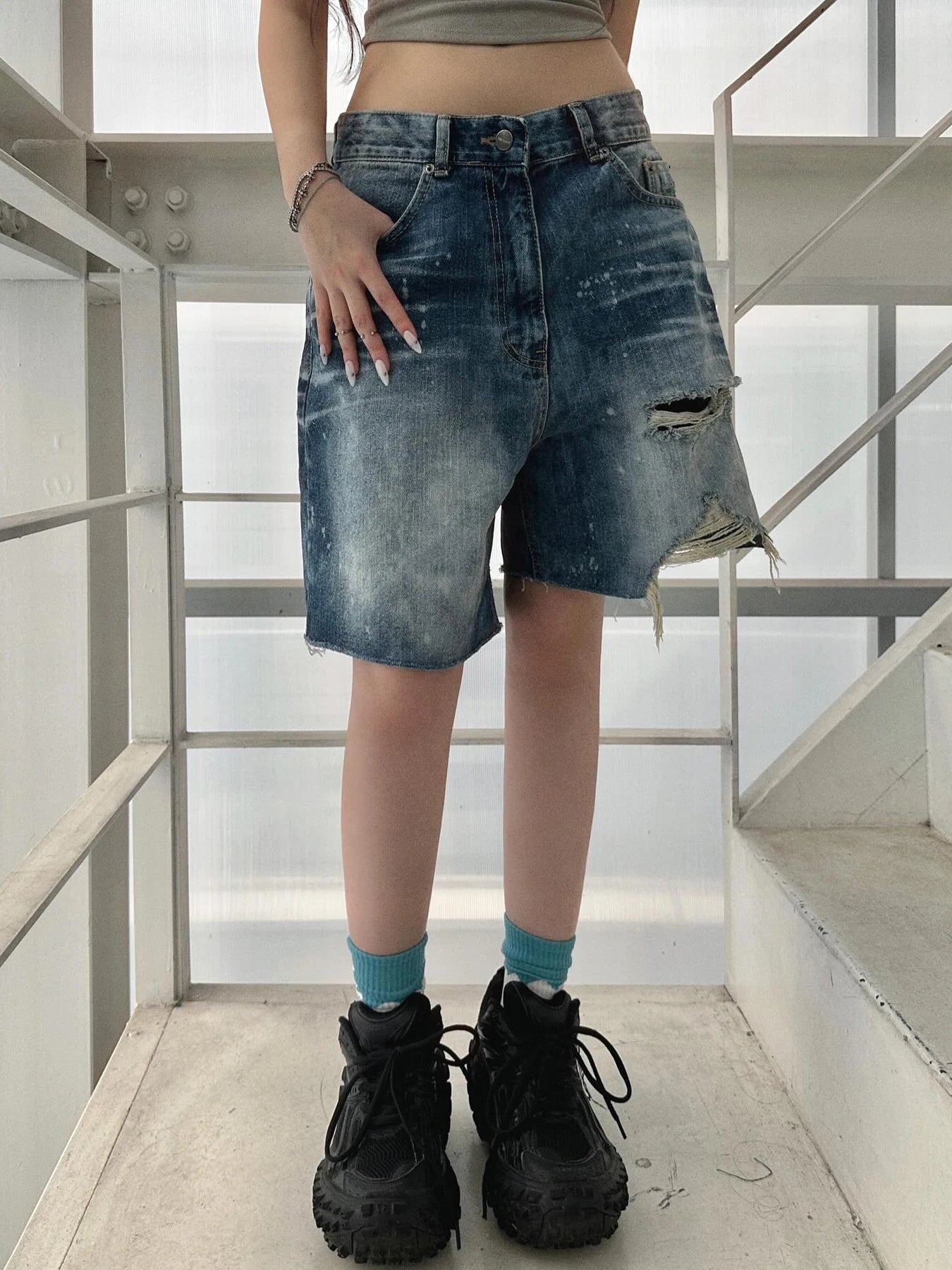 Aiertu  -  Distressed Ripped Denim Pants Summer Casual Low Rise Loose Wide Leg Midi Pants for Women Streetwear Short Denim Trousers Aiertu