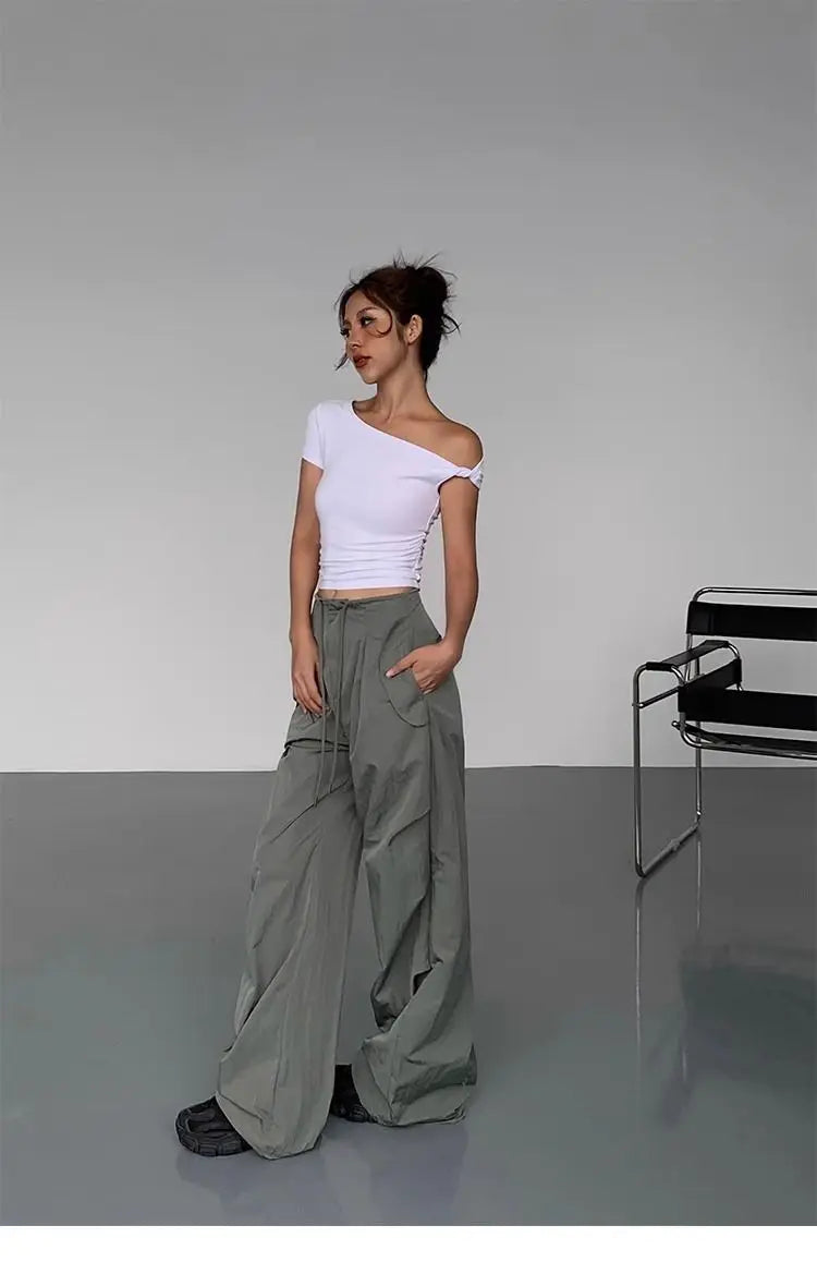 Aiertu  -  American Spice Girl Black Oblique Neck Off-Shoulder T-Shirt Women's Summer New Design Slim-fit Short Oblique Shoulder Top Aiertu