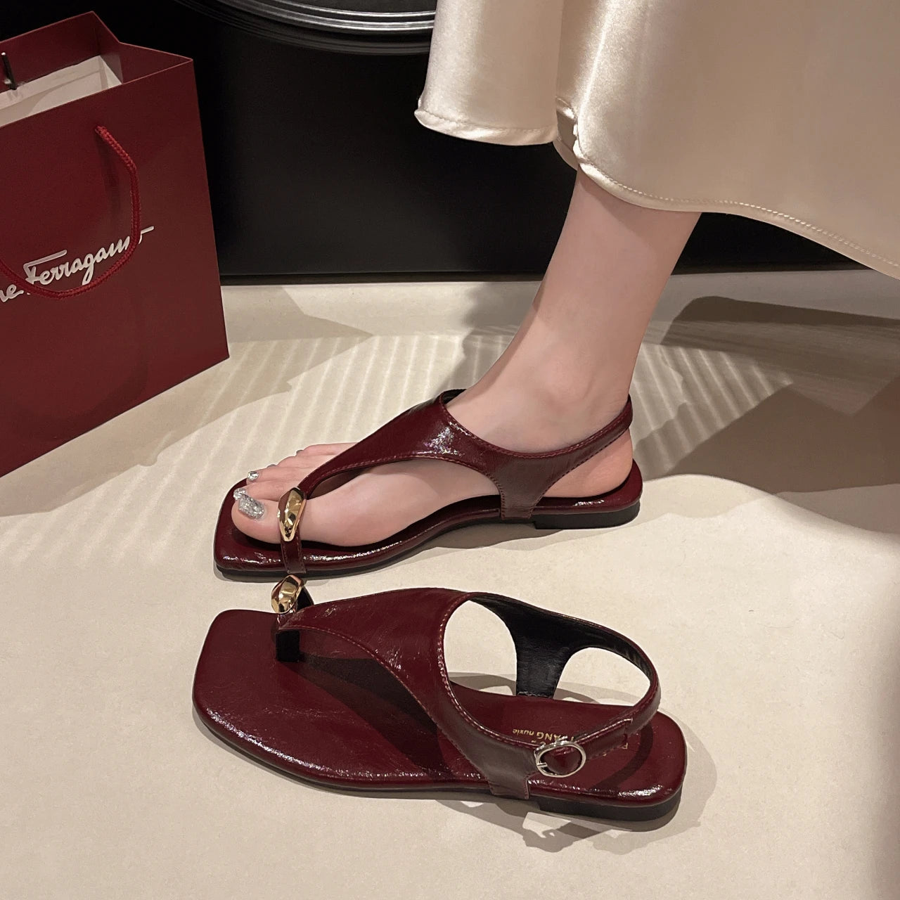 Aiertu  -  Brand Design Women Flat Sandals Clip Toe Leisure Outside Beach Shoes for Lady Fashion Metal Decoration 2025 Summer Footwear Aiertu