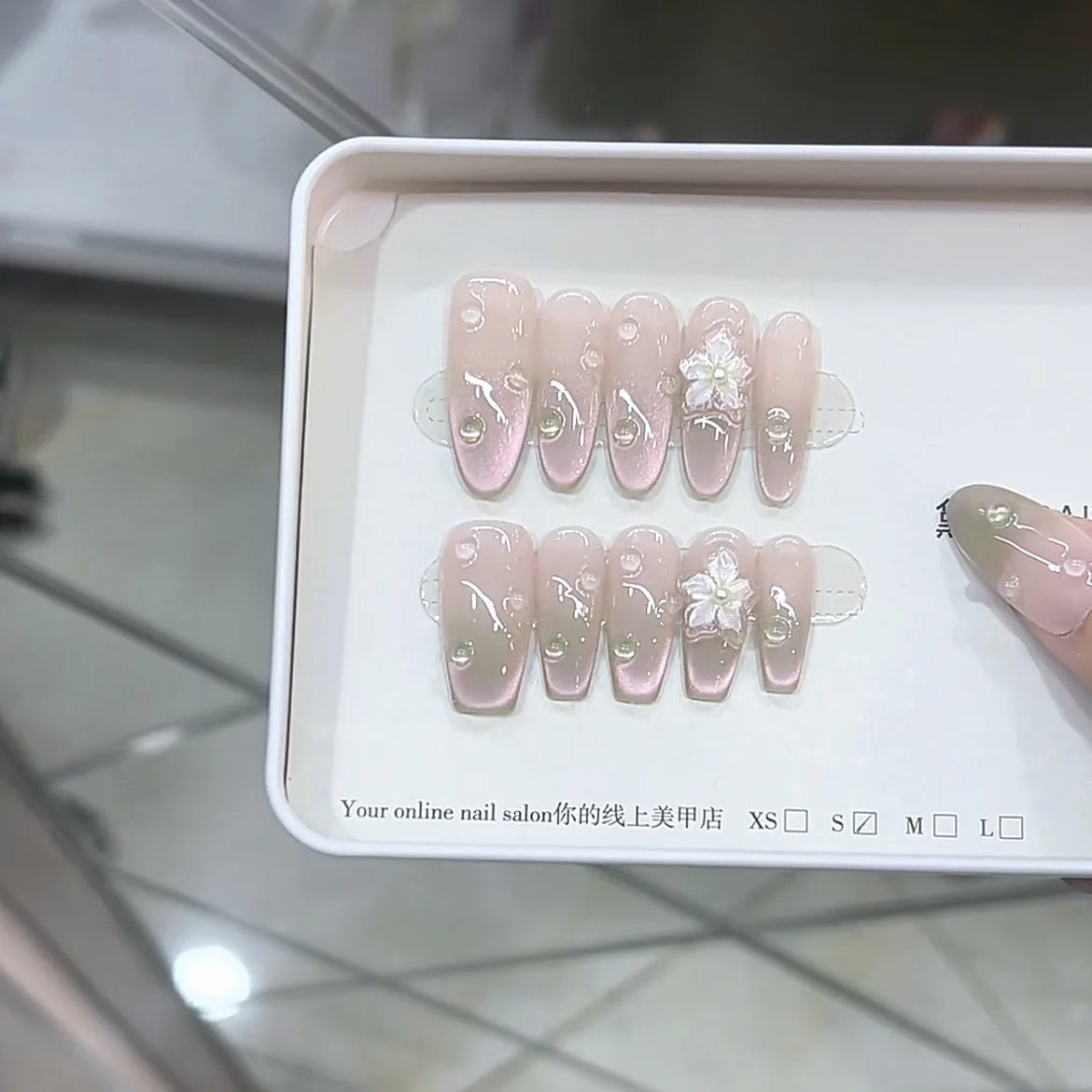 Aiertu  -  10PCS Sweet Flower Long Oval Handmade Press on Nail with Glitter Pink Cat Eye Gradient Summer Color Fake Nail Wearable Nail Tips Aiertu