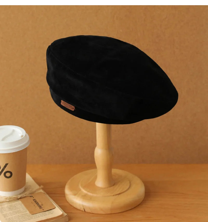 Aiertu  -  Winter Suede Beret Hat for Men Women Leather Label Newsboy Hat Outdoor Warm Thickened Berets Retro Texture Versatile Painter Cap Aiertu