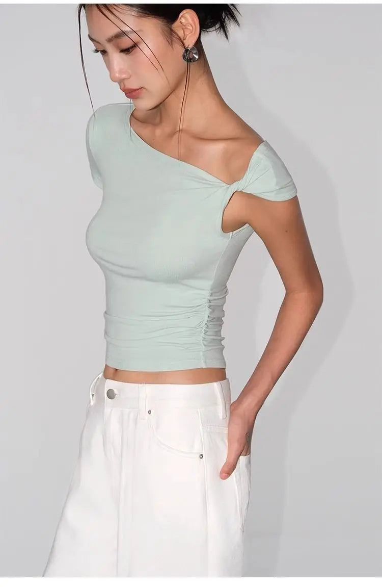 Aiertu  -  American Spice Girl Black Oblique Neck Off-Shoulder T-Shirt Women's Summer New Design Slim-fit Short Oblique Shoulder Top Aiertu