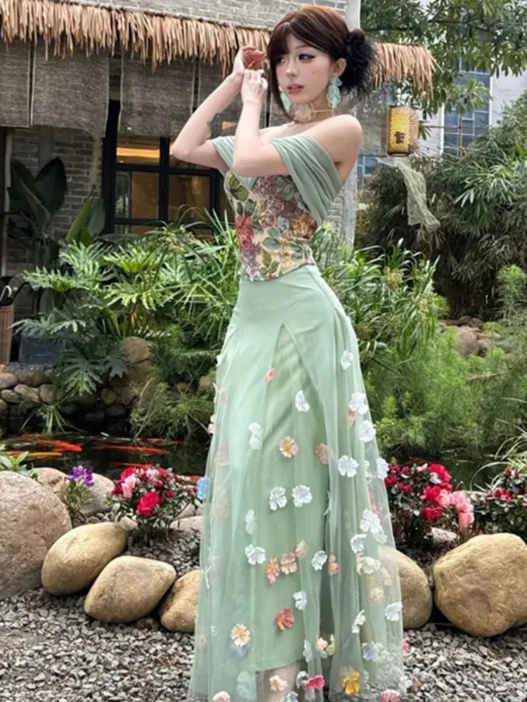 Aiertu  -  French style romantic printed camisole top high waisted three-dimensional flower skirt two-piece set women's spring set Aiertu