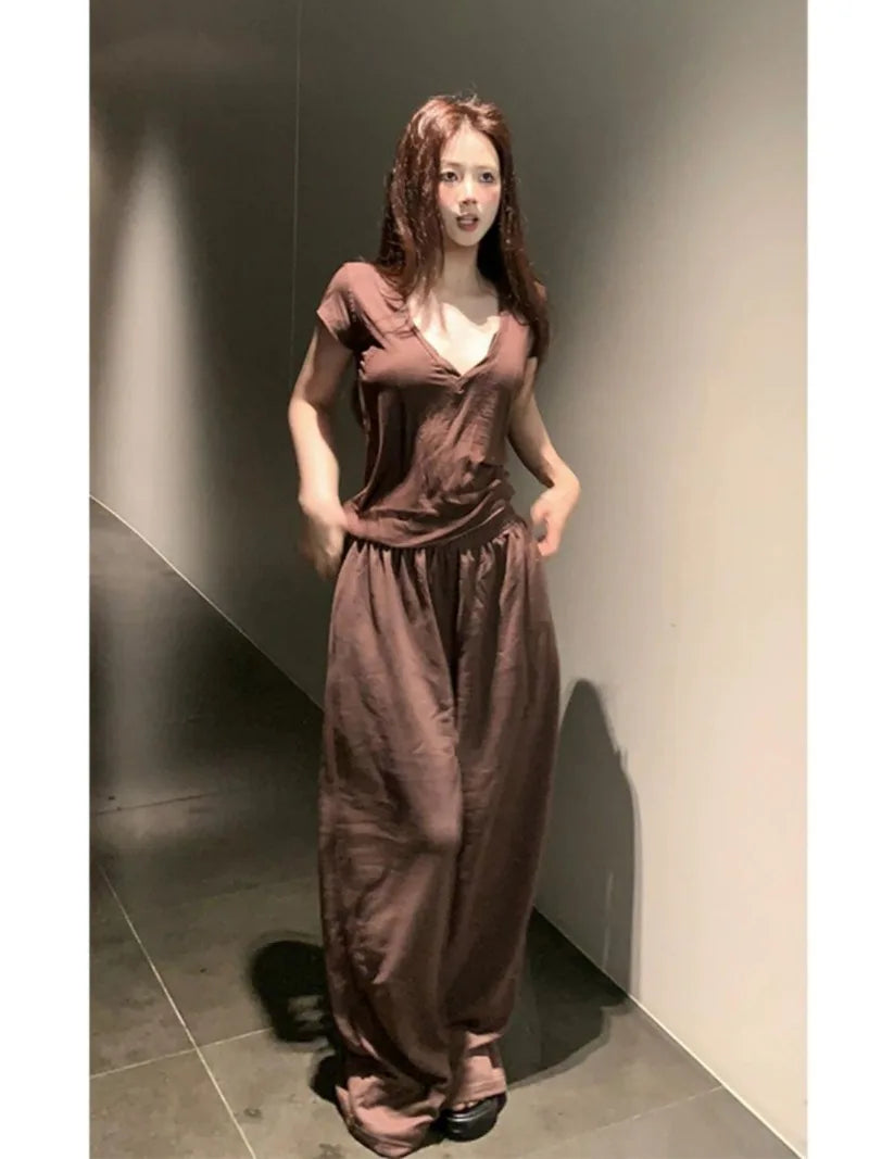 Aiertu  -  Sweet Hot Girl Casual Suit Women's Autumn Coffee Color V-neck Short-sleeved T-shirt High Waist Wide Leg Pants Two-piece Set Aiertu