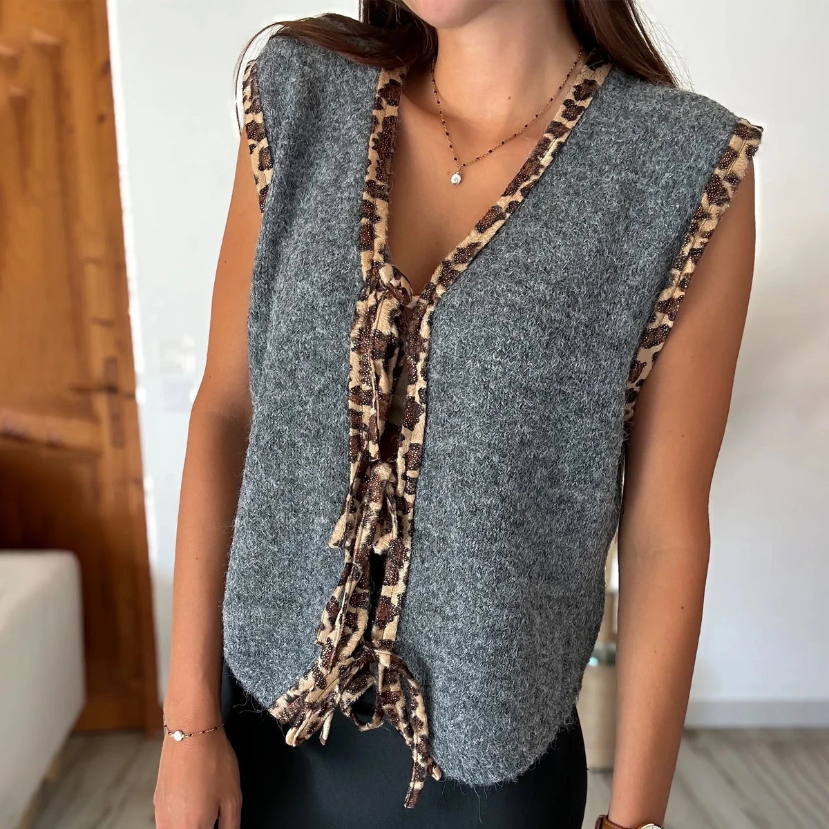 Aiertu  -  Women Leopard Knitted Tie Front Vest Cheetah Print Open Front Cardigan Fall Sleeveless Contrast Sweater Tank Tops Aiertu