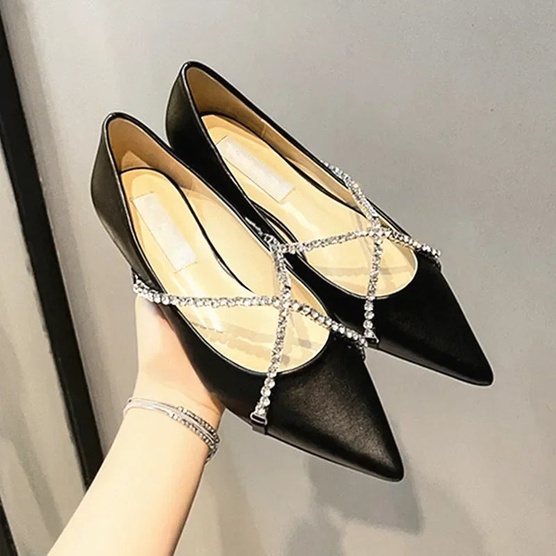Aiertu    -  Women's single shoes,Europeanand American spring and autumn newfashionable pointeddiamond chainflat bottomed shallow mouth shoes Aiertu