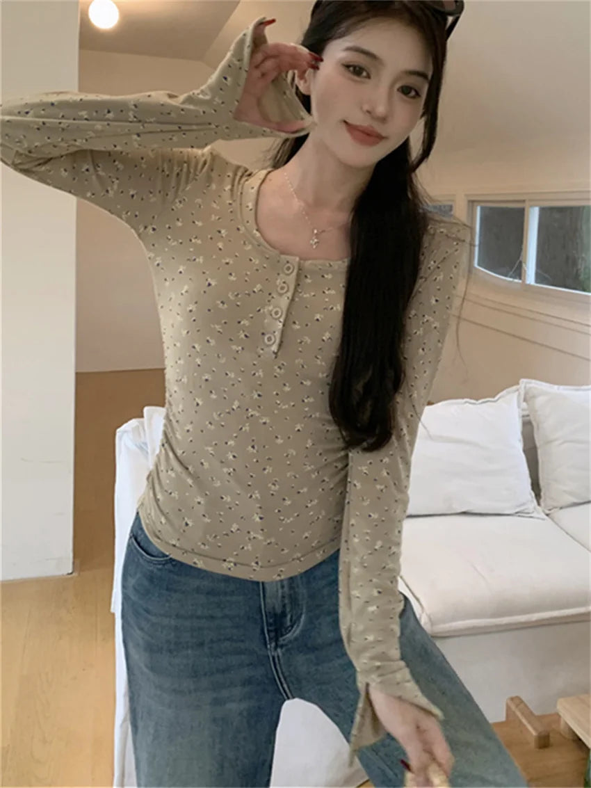 Aiertu  -  Slim-Fit T-Shirts Women Printed Florals Chic Sweet Spring Full Sleeve 2026 Sweet Loose Office Lady Casual New Tees Aiertu
