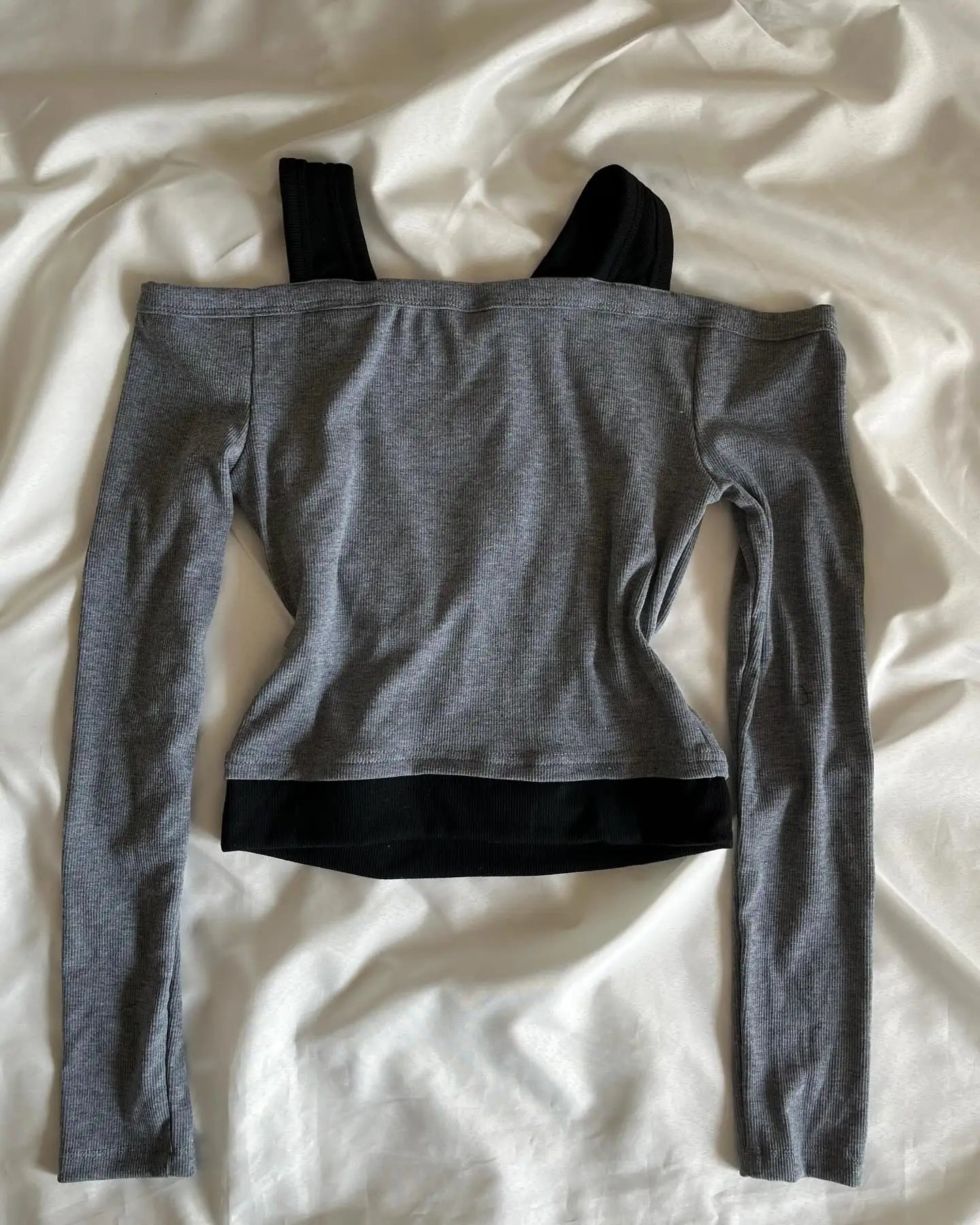 Aiertu  -  Harajuku New Gray Knitted Edgy Clothes Y2k Double Shoulder Long Sleeved Tank Top Women Gothic Retro Crop Tops Women Clothing Aiertu