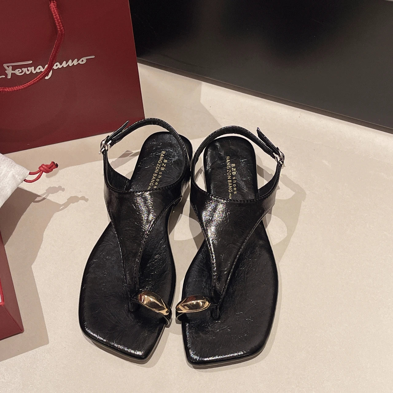 Aiertu  -  Brand Design Women Flat Sandals Clip Toe Leisure Outside Beach Shoes for Lady Fashion Metal Decoration 2025 Summer Footwear Aiertu