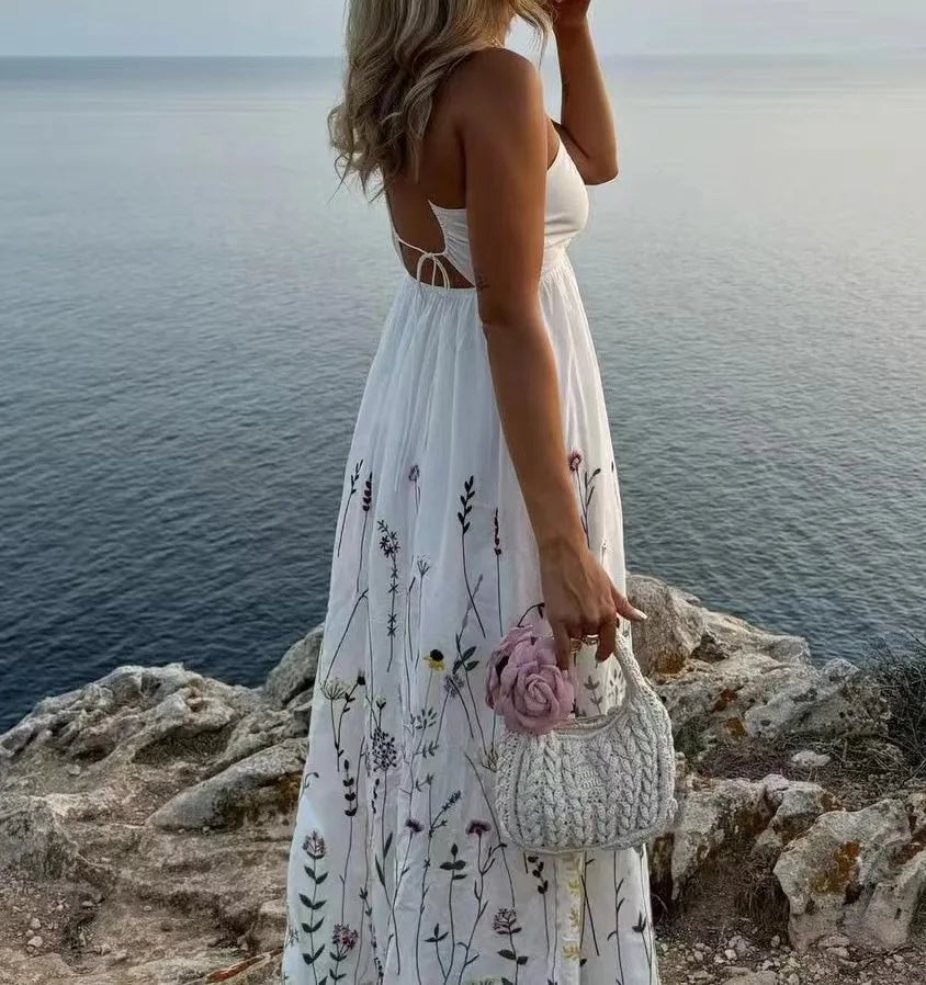 Aiertu  -  Autumn New Women's Clothing European And American Style Fashionable Simple Waist Cinching Flower Embroidery Suspender Dress Aiertu