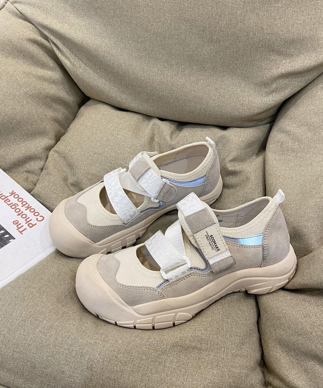 Aiertu  Unique Cross Strap Flat Feet Shoes Beige Faux Leather Aiertu