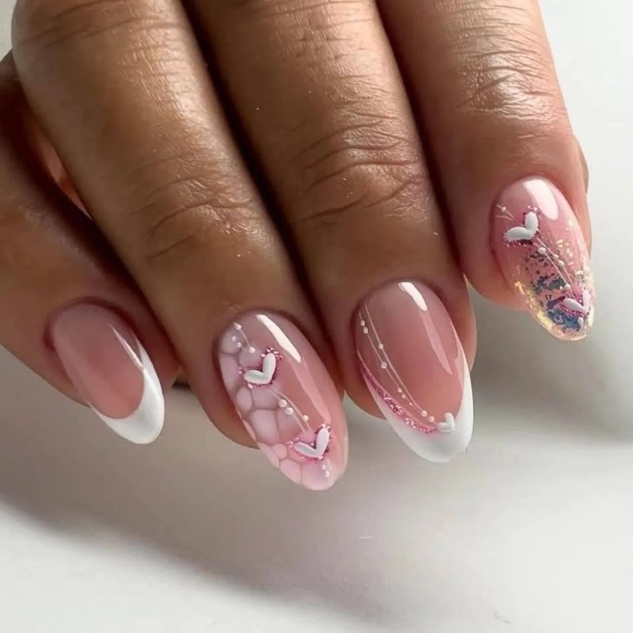 Aiertu  -  24PCS Sweet Dopamine Flowers French False Nails Artificial Wearable Almond Press on Nail with Blue Stripes Design Fake Nail Tips Aiertu