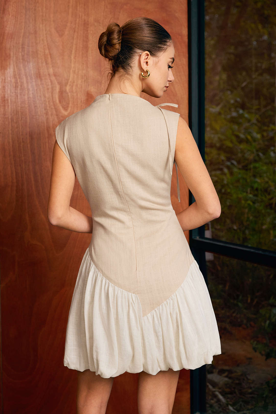 Aiertu  Linen Ruched Tie-Up Sleeveless Mini Dress Aiertu