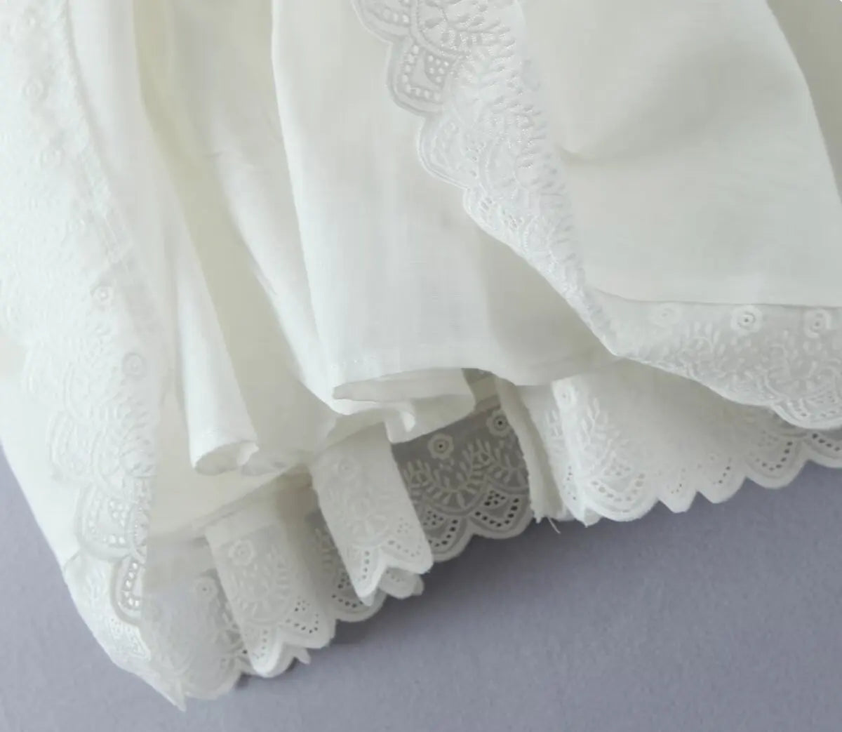 Aiertu  -  Sweet Beige Splice Lace Square Collar Bow Front Short Puff Sleeve Dress Women Lace Hem Low Waist Dresses Mini Cake Robe Aiertu