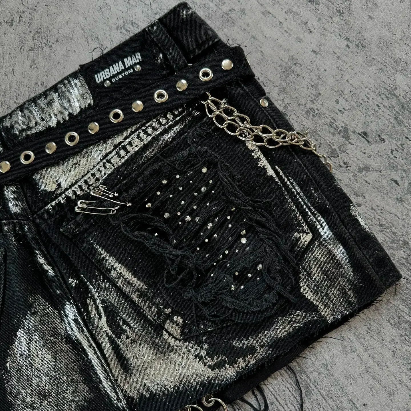 Aiertu  -  Y2K Streetwear Retro Skirt Gothic Hip Hop Patchwork Rhinestone Sequins Loose Washed Denim Short Group High Waist Slim Mini Skirt Aiertu